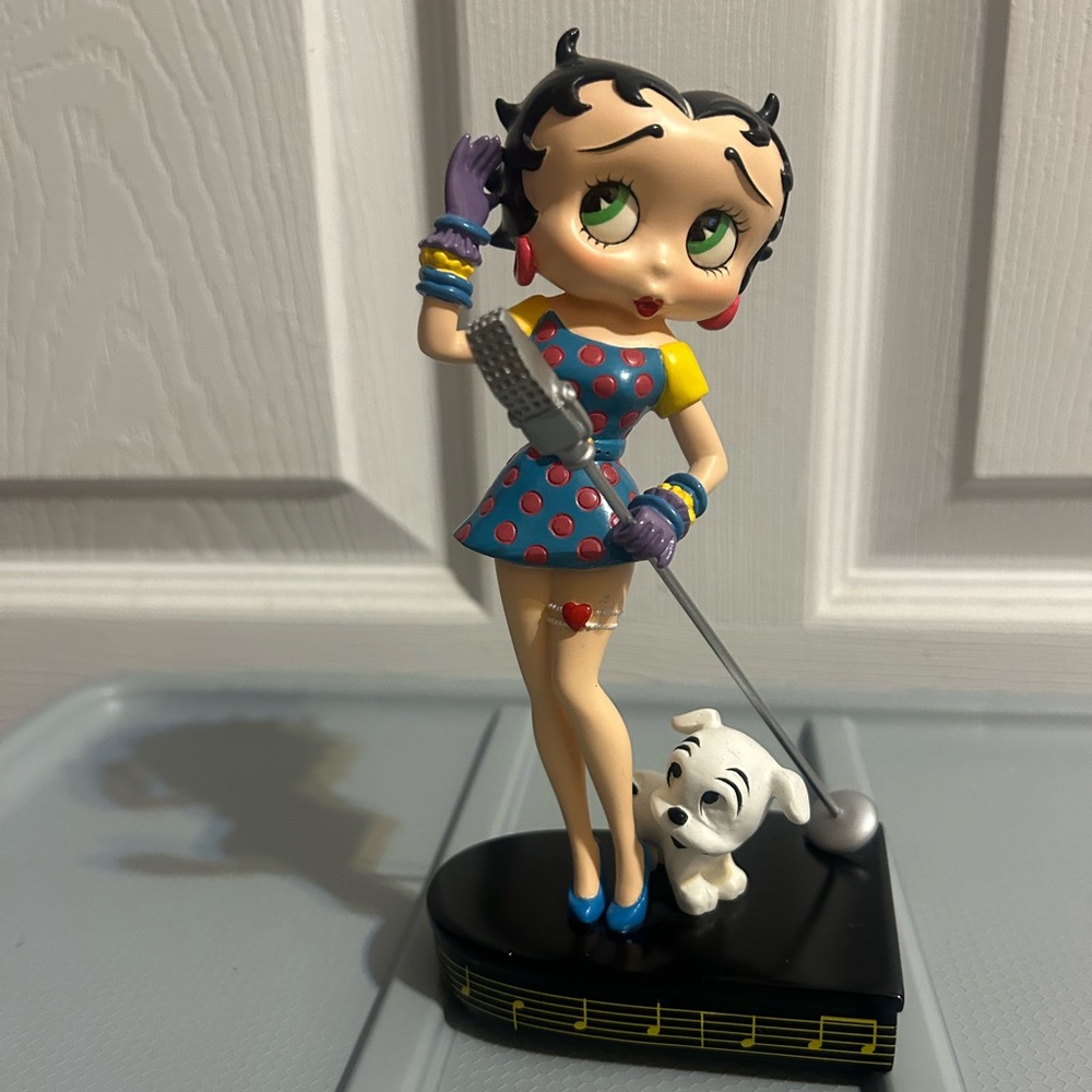 Figurine - Picture 1 of 1